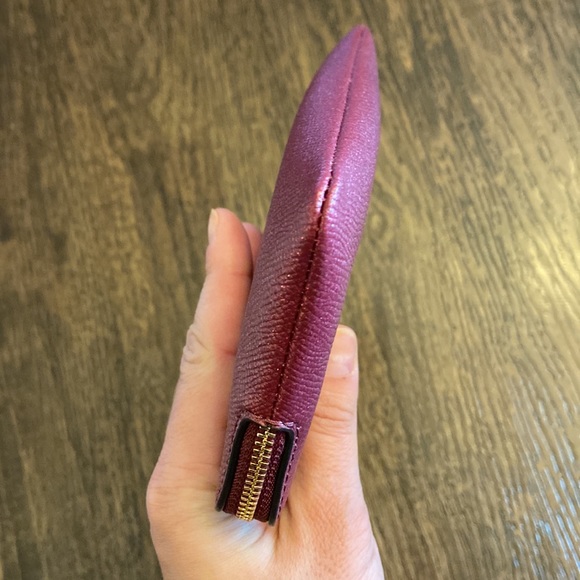 NEW Boxed Corner Zip Wristlet and charms - Picture 5 of 10